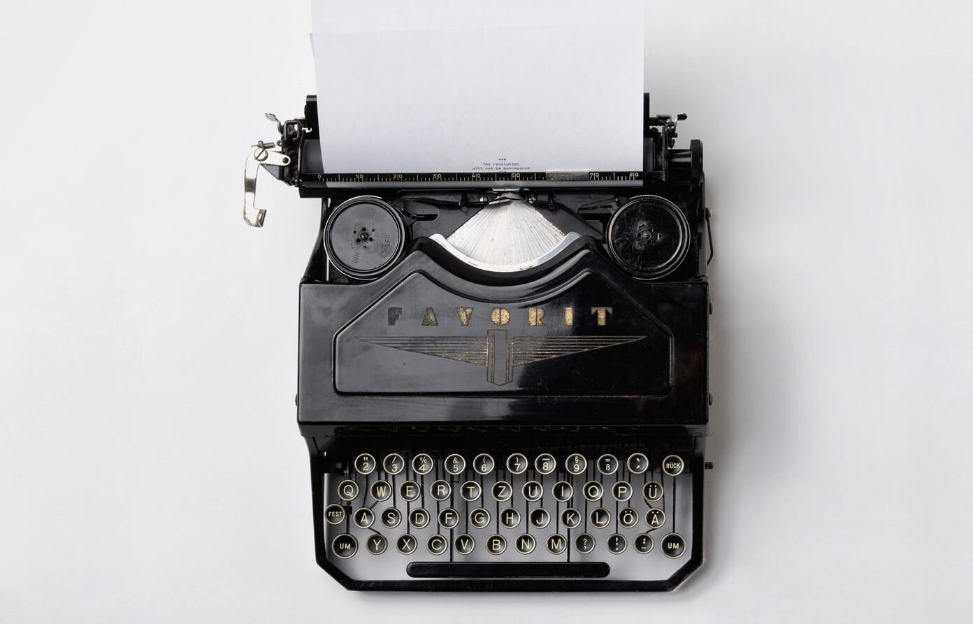 LJIZlzHgQ7WPSh5KVTCB_Typewriter