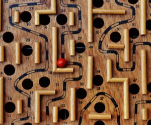 labyrinth-1738039_1280