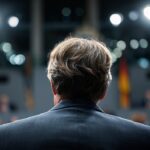 O que pode acontecer com o cidadão que zela pela ética quando envolvido pela política partidária?, por Ana Beatriz
